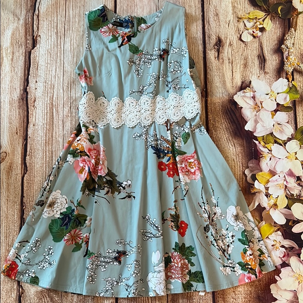Floral Women’s  Dress with Lace Detail